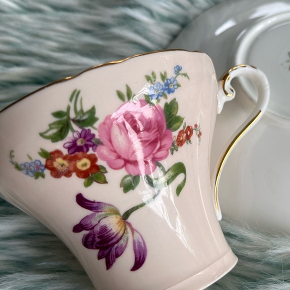 Vintage Ainsley Tea Cup and Saucer. - Picture 11 of 11